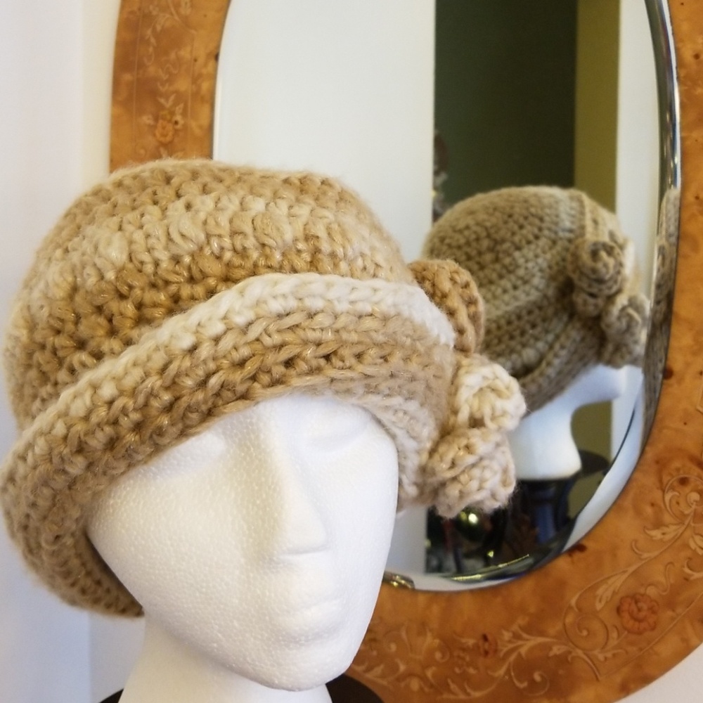 Handmade crochet hat - Picture 2 of 8